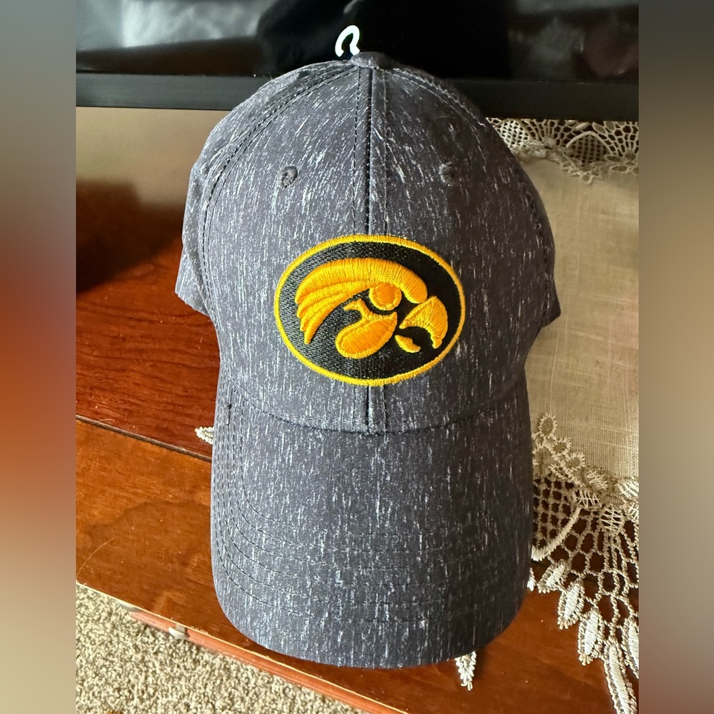 Iowa Hawkeyes Cap with Logo